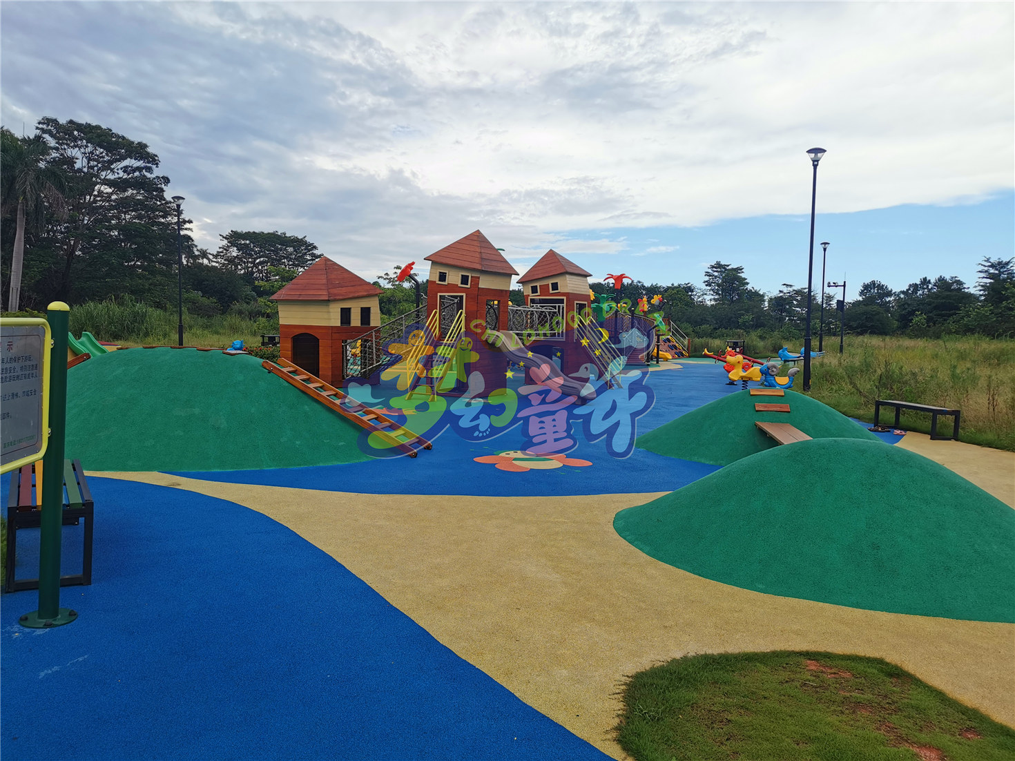 清遠(yuǎn)美林湖兒童活動(dòng)場(chǎng)