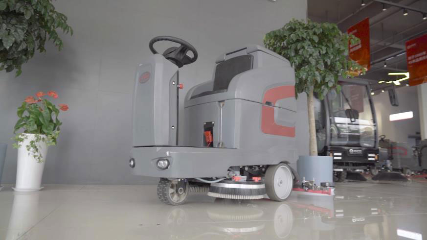 揚子電動駕駛式洗地機產(chǎn)品特點 揚子電動駕駛式洗地機產(chǎn)品特點