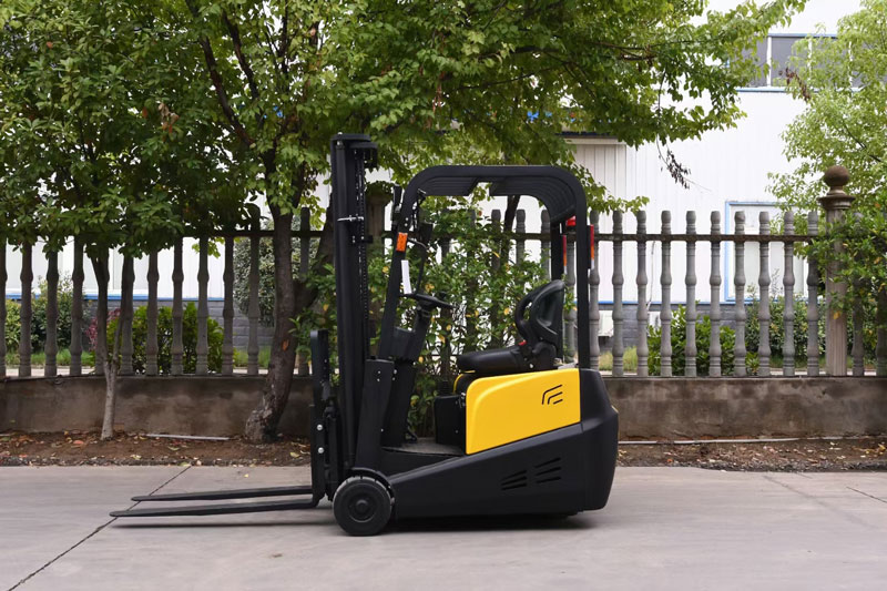為什么電動叉車是室內(nèi)應用的最佳選擇