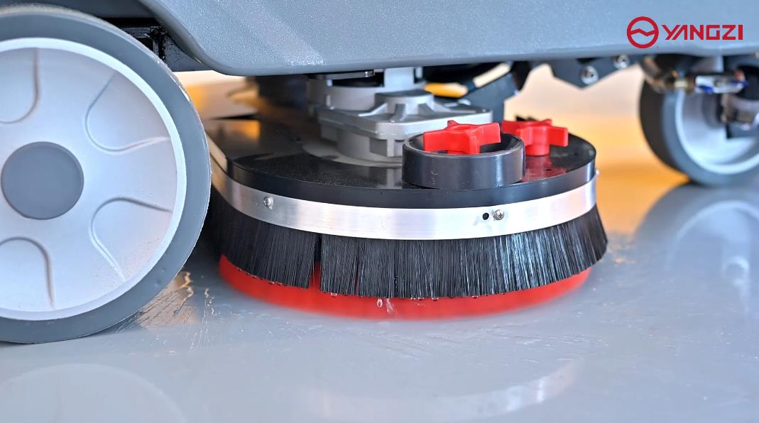 洗地機與傳統拖地：哪個更清潔