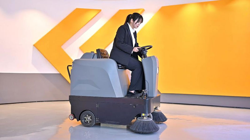 駕駛式掃地機(jī)多少錢一臺(tái)-揚(yáng)子掃地機(jī) 駕駛式掃地機(jī)多少錢一臺(tái)-揚(yáng)子掃地機(jī)