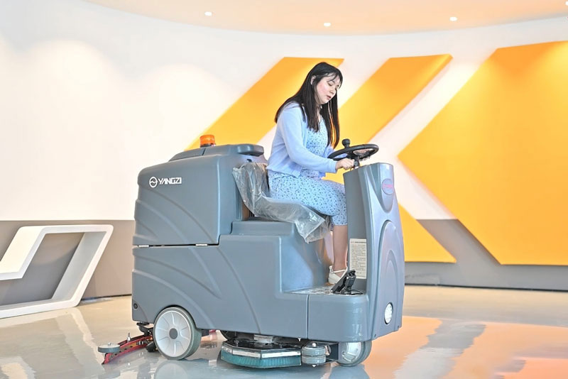 工廠洗地機(jī)什么牌子好 工廠洗地機(jī)什么牌子好