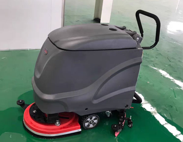 環氧樹脂地坪漆選用洗地機清潔