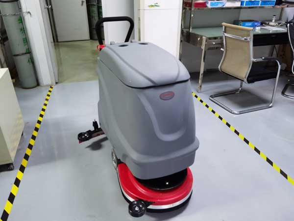 洗地機(jī)選購技術(shù)總結(jié)(圖3) 揚(yáng)子洗地機(jī)